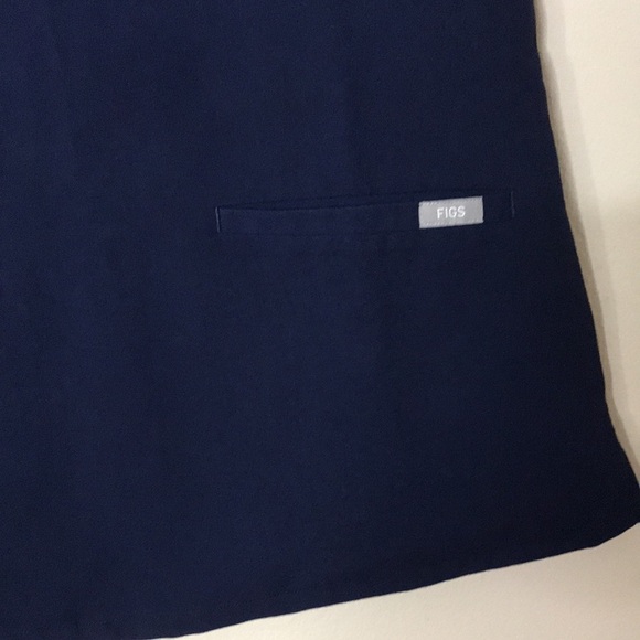 FIGS Technical "Casma" Scrub Top Small Style FW1100 Navy Blue medical shirt - Picture 4 of 10
